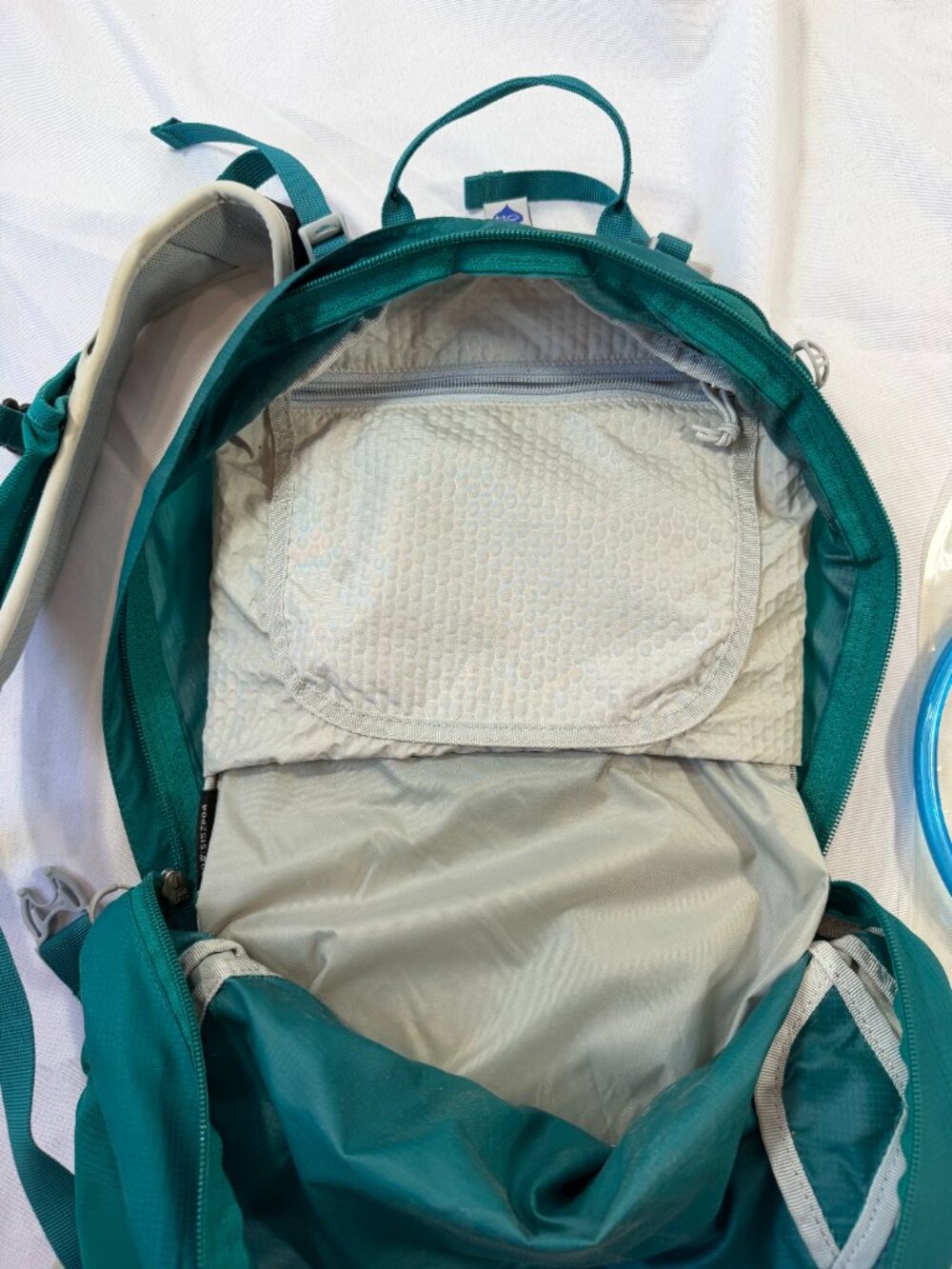 Osprey Tempest 20 Backpack W/ Platypus Bladder, LIKE NEW - Picture 10 of 10